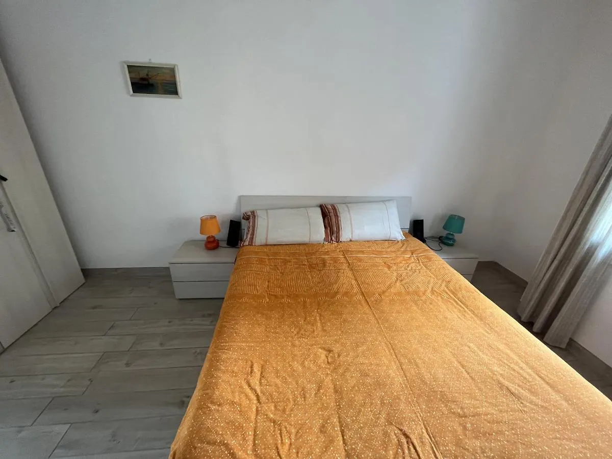 Grand F2 60Mq Centre Antibes, Proche Plages, Commerces, 2 Balcons, Parking, Train, Bus, Deco Vintage, Pet Friendly, Ideal Famille Ou 1-2 Couples 0*, Antibes Francia
