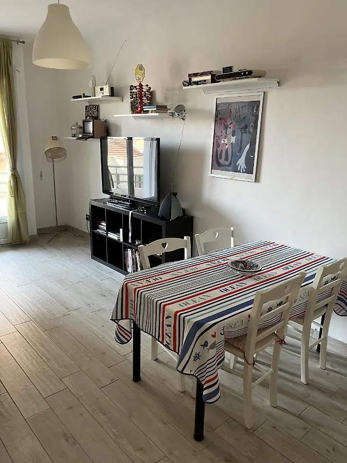 Grand F2 60Mq Centre Antibes, Proche Plages, Commerces, 2 Balcons, Parking, Train, Bus, Deco Vintage, Pet Friendly, Ideal Famille Ou 1-2 Couples Francia